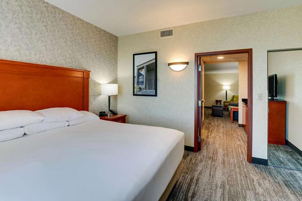 Drury Inn & Suites Independence Kansas City Блюу-Спрінґс Номер фото